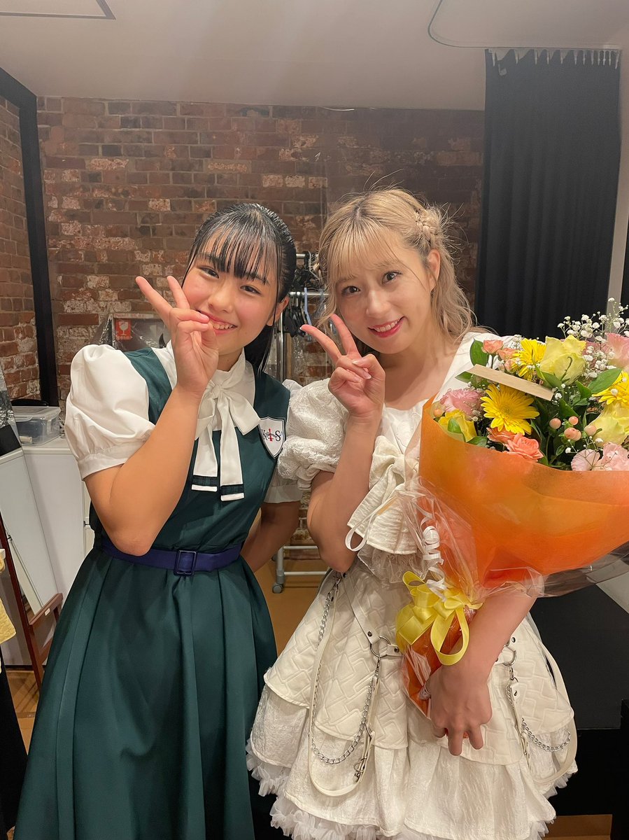 池田凜(りんりん)の画像 KOBerrieS 昨日は #KOBerrieS ×#XPLACE 『最初で最後の2マンライブ』にお越しくださりありがとうございました！！10周年ライブぶりに芽衣さんと一緒にステージに立てて本当に嬉しかったです🫧XPLACEさんすっごく可愛かったです…🥺💗一緒に写真撮っていただきありがとうございました🥰 #コウベリ https://t.co/0y9twj4v4O