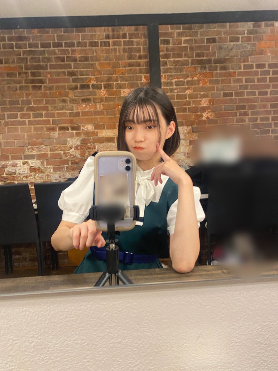 廣瀬未沙(みーちゃん)の画像 KOBerrieS こんにちは〜🤍前のみなみさんのインスタライブ見てからチャミスル買いました徳島ラーメンを食べてからまたラーメン食べたいです昨日レモネードを飲んでから今日もレモネードが飲みたいですやっと周りや環境に影響されやすいことに気がつきました🫢そんなことを考える徒然な一日✨#コウベリ https://t.co/dIfIRGd9qR