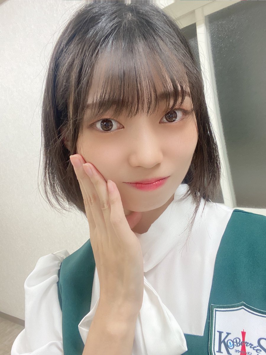 廣瀬未沙(みーちゃん)の画像 KOBerrieS お疲れ様です〜🤍先日久しぶりに受験期に使っていた英語と数学の問題集を解いたんですけど前より数学は正答率上がっていたのに英語は正答率下がってました😭数学より英語の勉強頑張ってたのになぁ、、、🥺🥺ということで最近高校までの勉強始めました🙄#コウベリ https://t.co/LuUPgLrKPF