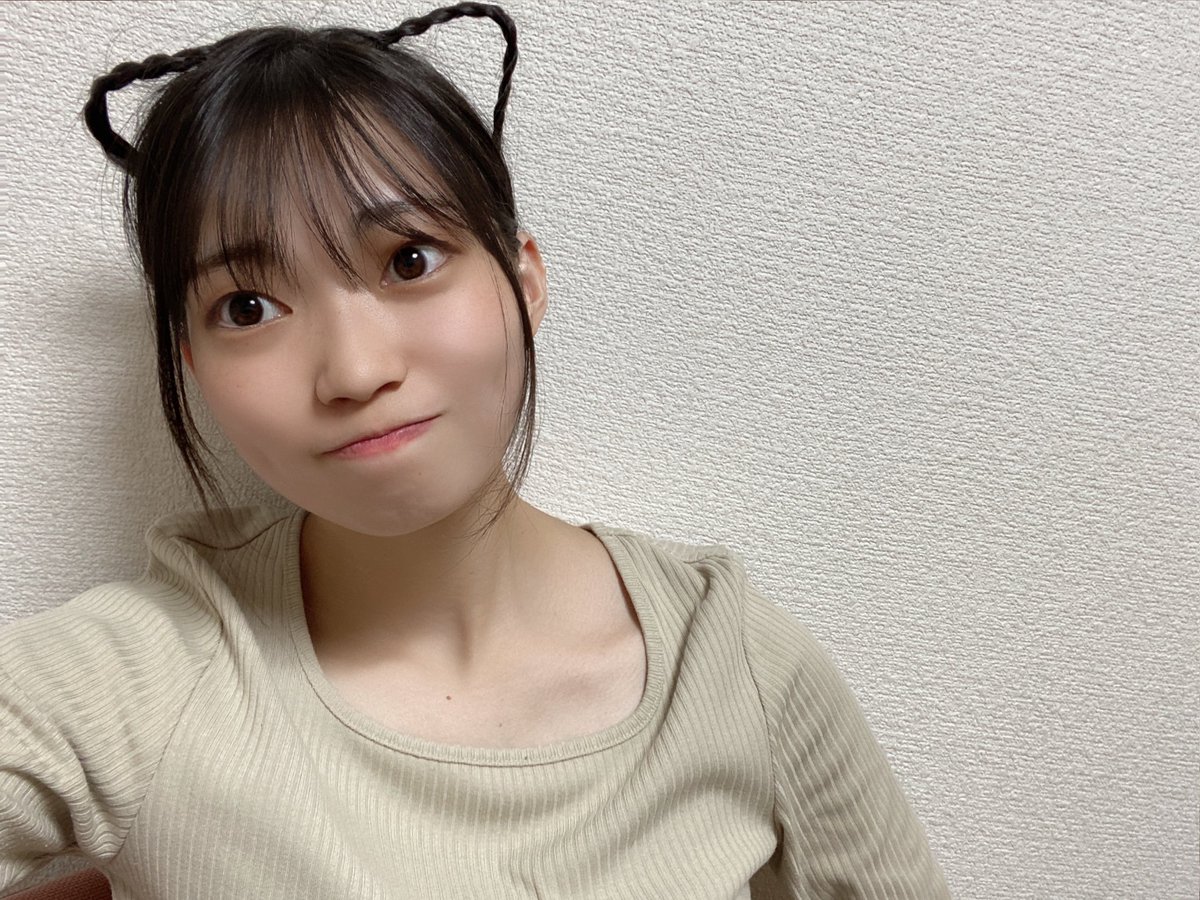 廣瀬未沙(みーちゃん)の画像 KOBerrieS お疲れ様です〜🤍皆様のおすすめの美術館など聞くことができたので、実習あけてから関西圏だけになるかもしれないですが全部回れるように頑張ります😎そしてこの夏他にもたくさんいろんなところに行ったのでたくさんあげますね✨（生誕祭にあたって猫耳を家で練習した時の写真📸）#コウベリ https://t.co/XXG37WGESP