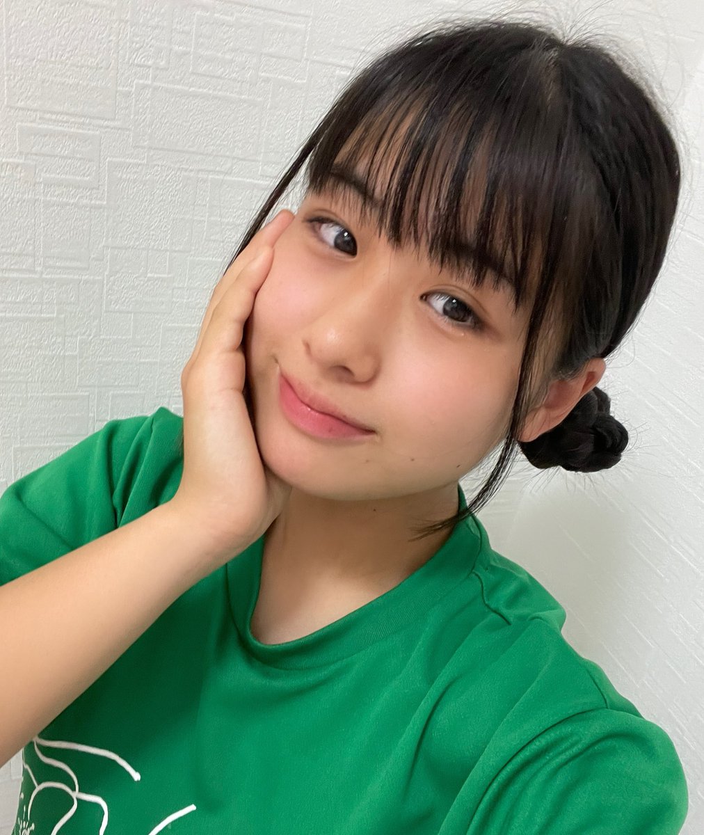 KOBerrieS こんばんは🫧今日も1日お疲れ様です！明日提出の課題がオールしないと終わらないかもしれなくて絶賛焦り中です。早く終わらせて寝たい…笑今から頑張ります🔥 https://t.co/WtcE7aaUF1
