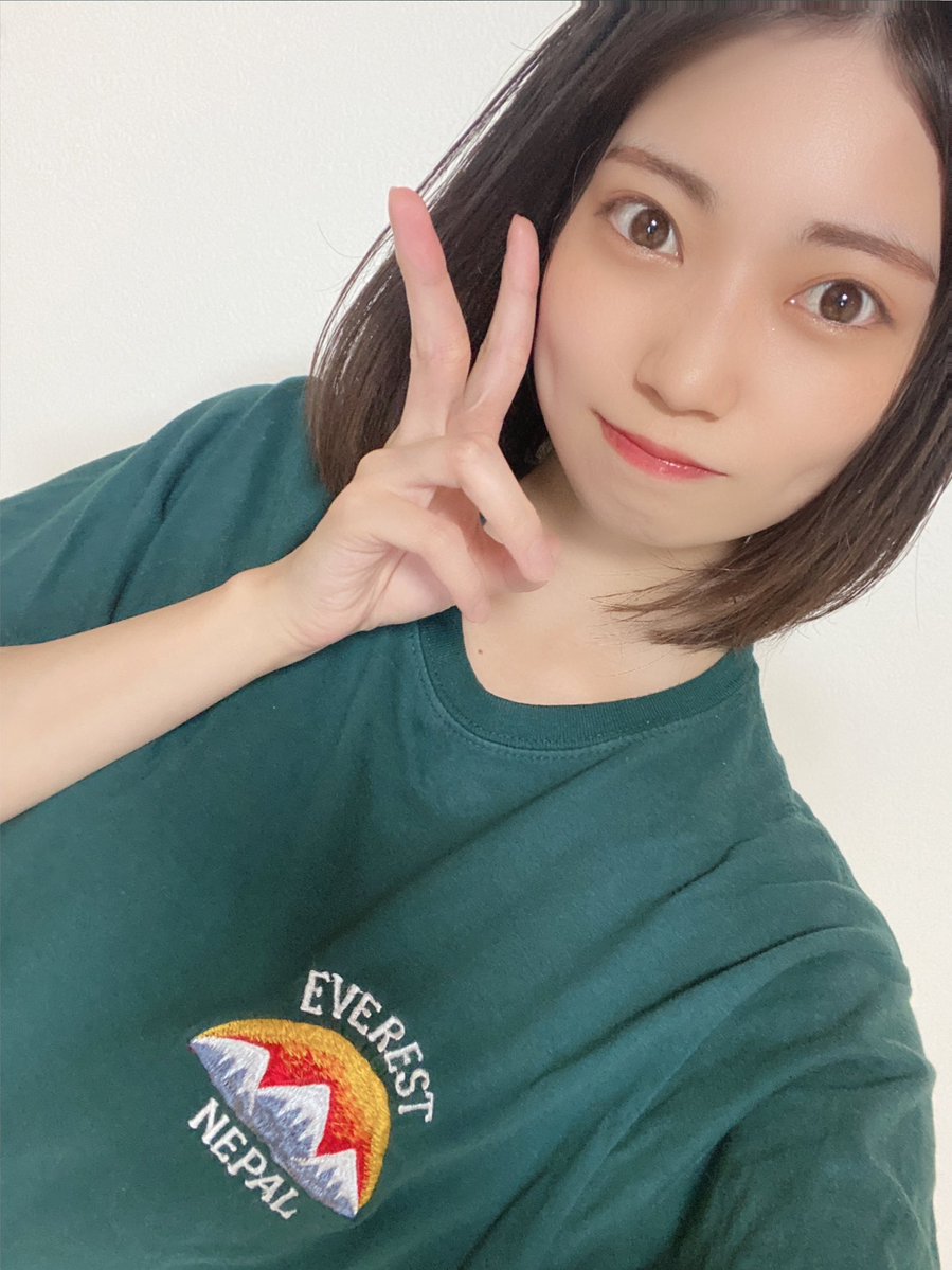 廣瀬未沙(みーちゃん)の画像 KOBerrieS こんばんは〜🤍今日は家にこもって1日断捨離してました〜、（定期的に断捨離するタイプなんです🫢）写真フォルダも割と精査したので載せれる写真がなくなりそうなのがネック、、😅雨の音を聴きながらそろそろ寝ますね🕊おやすみなさい〜#コウベリ https://t.co/ysrpXL47Nx