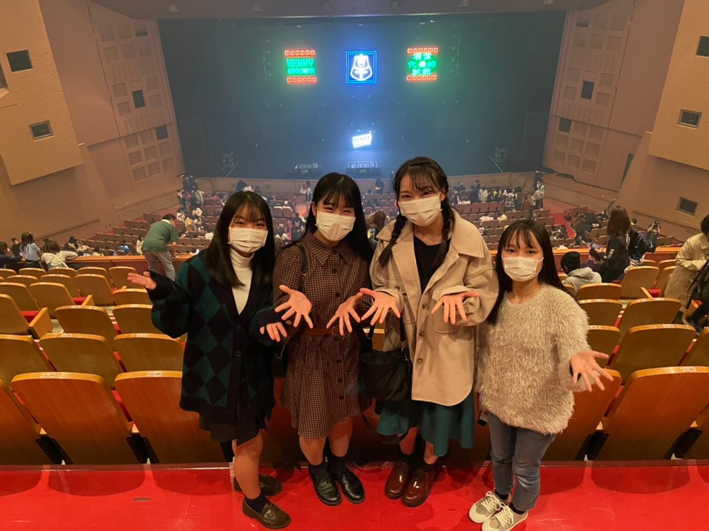 KOBerrieS こんばんは〜！🌙*ﾟ今日は、#ベリーグッドマン さんの事務所の方にご招待頂き、ライブに行かせていただきました！！✨✨めちゃめちゃ楽しかった…！！ライブ自体初めてだったんですが、キラキラしてて迫力凄くて2階席からでも熱気を感じました！！！めっちゃ楽しかったです！！♪ https://t.co/vaVhM59bhQ