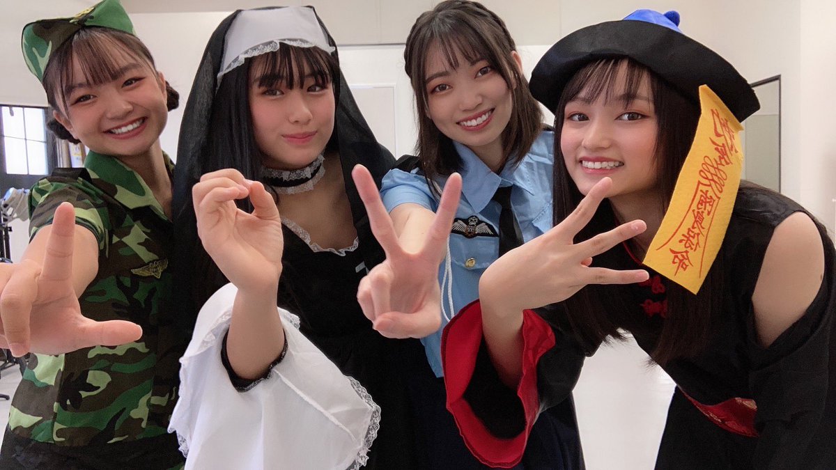 KOBerrieS 昨日は『KOBerrieS♪ ハロウィン🎃Special撮影会📸』にお越し下さりありがとうございました！はじめての5人でのイベントでしたし、お久しぶりのみんなとたくさん写真撮れました〜🤩🤩そして今年はポリスになってみました👮どうですか〜？？？🤔💭感想お待ちしております😘#コウベリ https://t.co/CZ55lYLCoo