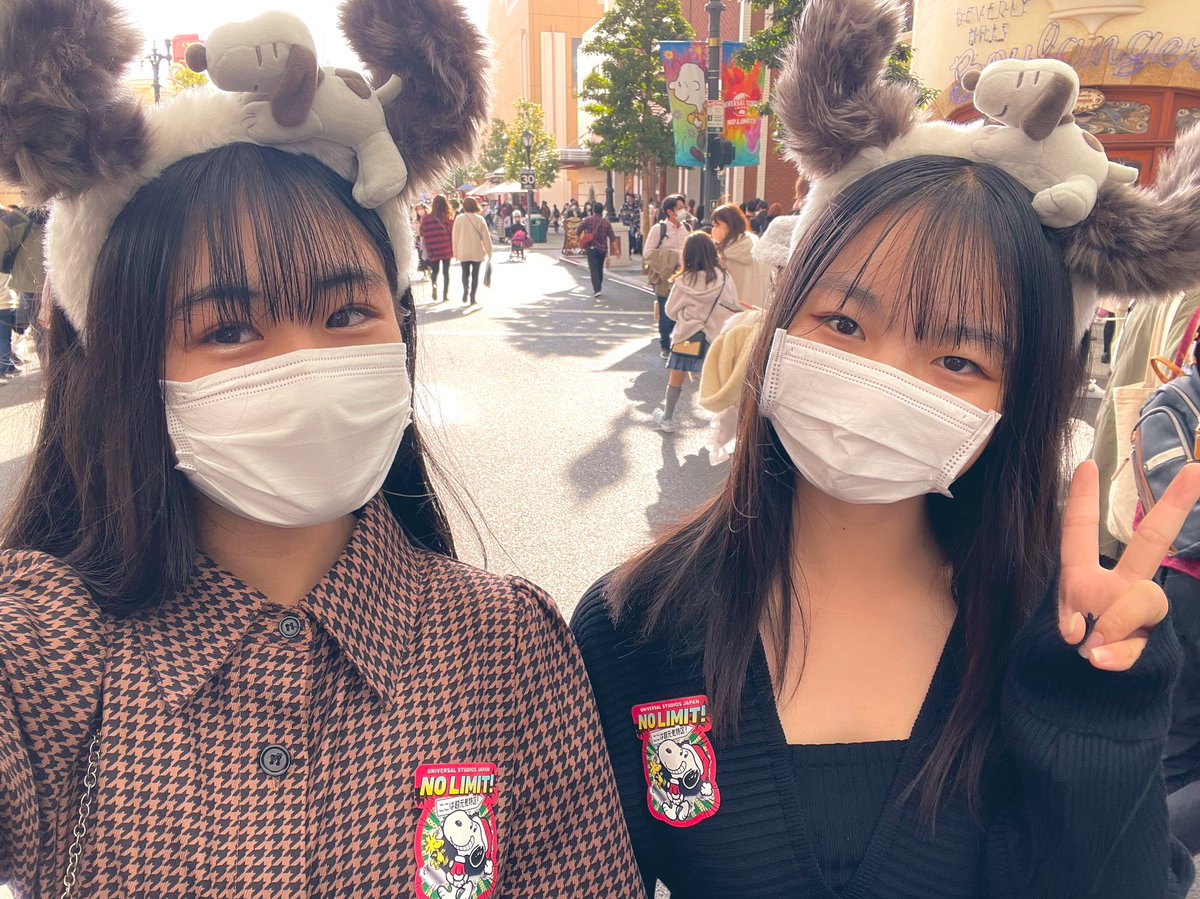 KOBerrieS 今日はマコと一緒にUSJに行きました〜🎢色んな乗り物に乗って1日中遊び回りました！！！！半年ぶりに行ったユニバはめちゃめちゃ楽しかったです😂 💕お昼には大きなハンバーガーを食べました🍔🍟  めっちゃ美味しかったです😋次はメンバーみんなでユニバに行きたいな〜🧡🤍💜💛💚 #コウベリ https://t.co/zPeUeLVTJn