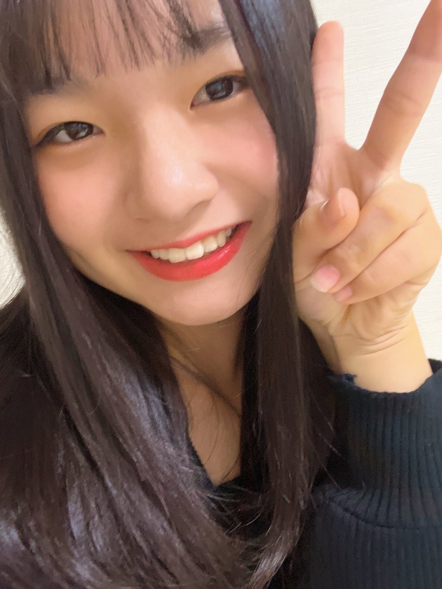 KOBerrieS こんにちは🍀では、答えを発表します！答えは‥小学2年生の7歳の時です！ずっと夢は変わらず女優さんに憧れてます📺第5問(ジャージャン)実は私には兄弟がいるんですけど弟か兄どちらでしょうか??👦🧑ちなみにヒントは写真です！📷#コウベリ https://t.co/9aYASs5VPQ