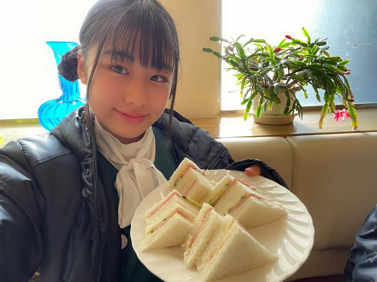 KOBerrieS そして、1部と2部の間には“cafe de Japan”さんでハムサンドをいただきました🥪パンがふわふわでめちゃめちゃ美味しかったです😋“cafe de Japan”さんに行った際は是非食べてみてください！！！！#コウベリ https://t.co/PUrvf0YBgr