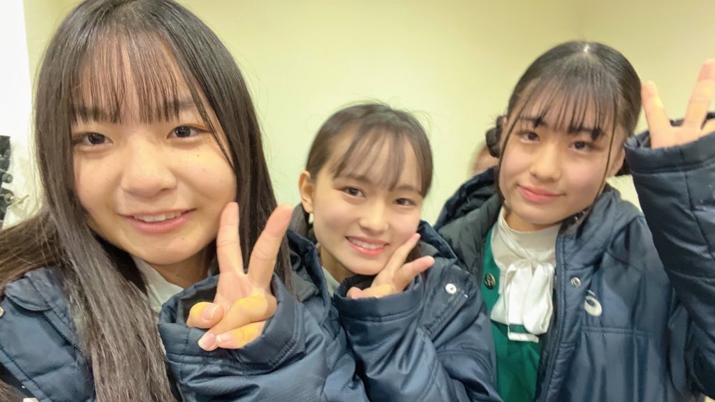 城尾ちゅら(ちゅららん)の画像 KOBerrieS こんばんはー！🌙*ﾟ今日は、『新開地商店街冬祭り 2022』にお越しくださり、ありがとうこざいました！たくさんの方々が立ち止まってくださったり、お父さんに肩車してもらって見てくれてる子とかも居て、ほっこりとした気持ちになりました☺️#コウベリ https://t.co/Uk8GFdVBj7