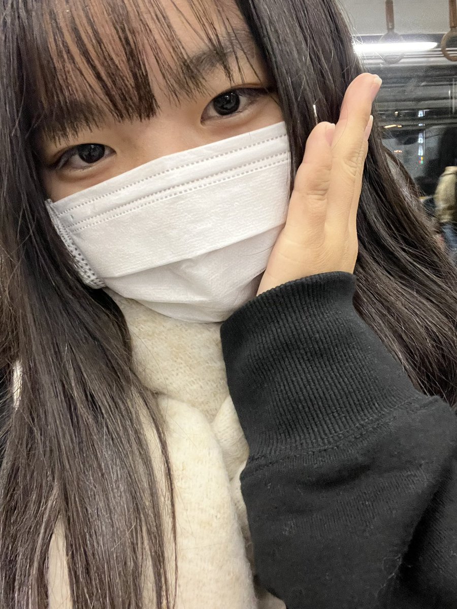 KOBerrieS こんにちは〜🍡今日はテストの丁度真ん中の日だったんですけど悪魔👿　勉強なんてしなくていいよ天使👼　頑張るしかない！って言う声が聞こえてきています笑全くテスト勉強できないです😭よし、今から勉強頑張ってきます！！！！#コウベリ https://t.co/BmMZRpxmFc