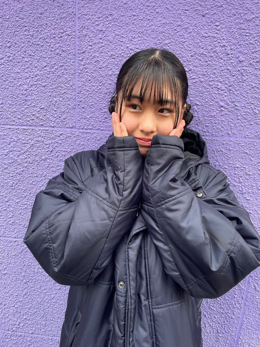 KOBerrieS この前のイベントの時に紫色の壁見つけた💜photo by @chura12_kob 💛 #コウベリ https://t.co/CSta450iiq
