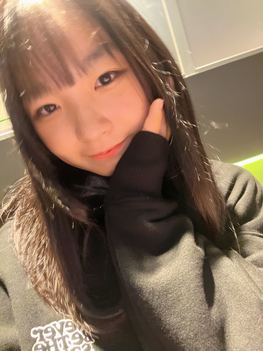 KOBerrieS こんばんは～♪今日は昨日帰ってこなかったテスト全てが返ってきました～😭うわっ、、、😇ってなるやつもあれば。やったね！✌️ってなるやつも！！！苦手で1番勉強したテストの点は90点でした！苦手なので今までしてこなかったけど、今は苦手な教科こそ勉強しよう！っと思っています😜#コウベリ https://t.co/BsHMRXgliJ