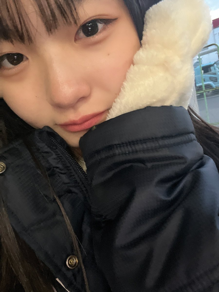 稲村真琴(まこ)の画像 KOBerrieS こんばんは！今日はとても寒かったです🥶今日はイベントでクリスマスとゆうことでトナカイの格好をしました！🦌クリスマスといえばサンタさんなんですけどトナカイも大切なメンバーなので、トナカイを選びました😝寒くて鼻が真っ赤🥸今日は写真盛れたのでみてください！👀💚#コウベリ https://t.co/V3npNmhxpZ