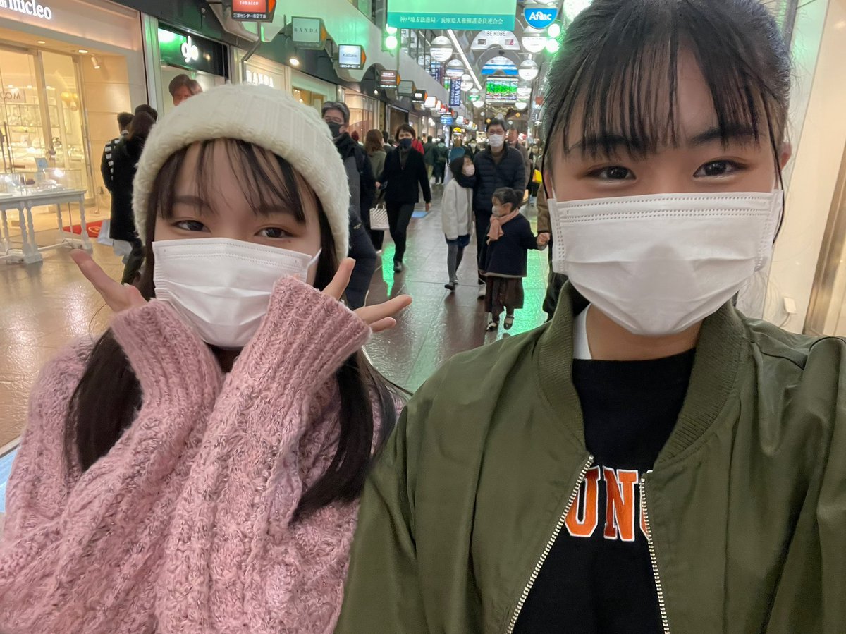城尾ちゅら(ちゅららん)の画像 KOBerrieS こんばんは！！今日も1日お疲れ様です🫧先週の土曜日にちゅらと一緒に遊びに行きました💜💛三ノ宮でお昼ご飯食べて、色んなお店見て、次はクレープ目当てでumieまで歩いて久しぶりにちゅらとゆっくり話せた日でした🥰めちゃめちゃ楽しくてずっと笑ってた😂またどっか行きたいね〜💛#コウベリ https://t.co/1reFuO86NS
