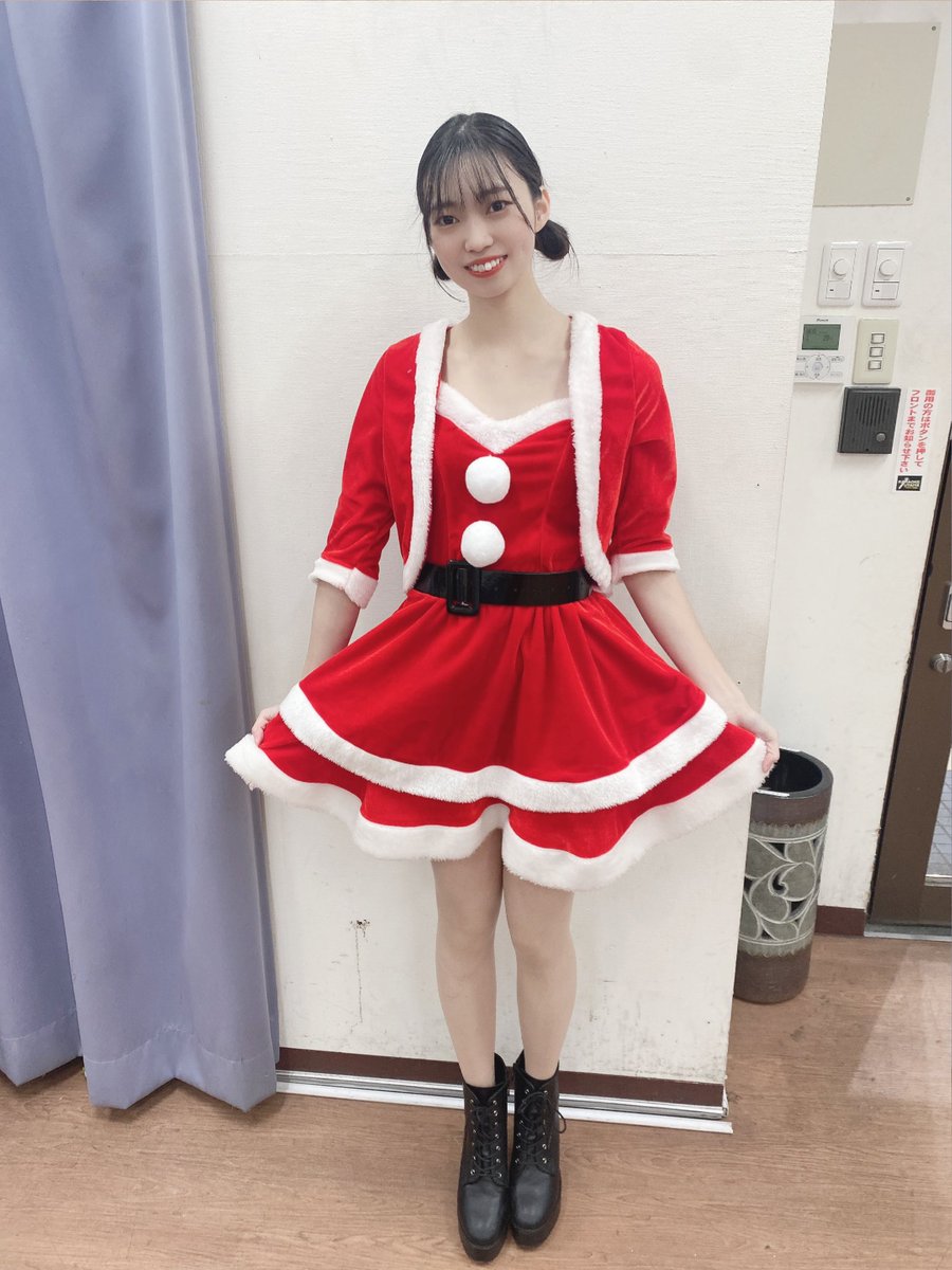 KOBerrieS 昨日はクリスマスライブありがとうございました〜✨クリスマスライブ、クリスマスと皆さんと一緒に過ごすことができて本当に幸せでした🥰🥰ゲームを行ったりライブを行ったりと内容盛りだくさんの昨日の余韻がまだあります、🤭笑髪型も意見出してくださってありがとうございました🤍#コウベリ https://t.co/Lvm9mq4fvX