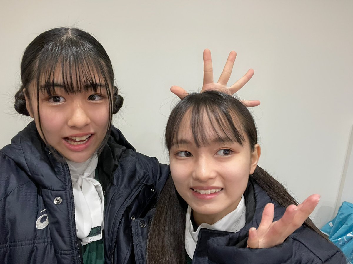 城尾ちゅら(ちゅららん)の画像 KOBerrieS 最近ちゅらと仲良すぎる件について。合わせてないのに2人のスマホのロック画面がこの前遊んだ時の写真で、発する言葉とタイミングが一緒で、最近は暇さえあれば電話してる🙄昨日の夜中も暇やからってことで電話しました🫢  3時間も。笑さすがに仲良いなって思いました💜💛#りんちゅら #コウベリ https://t.co/j7NBGgwHvf