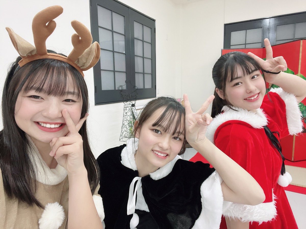 城尾ちゅら(ちゅららん)の画像 KOBerrieS こんばんはー！🌕本日は『クリスマスイヴSP撮影会📸』にお越しくださりありがとうございます。2回目の撮影会だったんですけどまだ、緊張しちゃってました😝もっと上手にポーズ取れるように頑張っていきます！やっぱり馬車ってテンションあがる！！🫧#コウベリ https://t.co/ia337yorMu