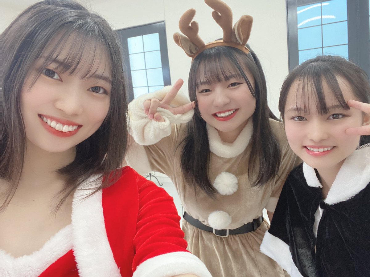城尾ちゅら(ちゅららん)の画像 KOBerrieS 神朝ライブand撮影会ありがとうございました〜✨クリスマスイブという大切な日をみなさんと1日通して過ごすことができて嬉しかったです🥰🥰ハーフツインのサンタはどうですか〜？？（まだハーフツインいけるかな、笑）ちなみにハーフツインはお揃いでした💚🤍#コウベリ https://t.co/QLOfcAdTyZ