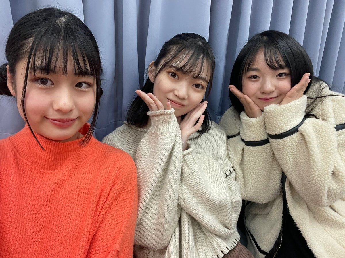 稲村真琴(まこ)の画像 KOBerrieS 昨日は『コウベリ紅白歌合戦』にお越しくださりありがとうございました🎤今回は キャンディーズさん の｢年下の男の子｣を歌いました！！！すごく緊張してたのですが、皆さんが盛り上げてくださってとても楽しく歌うことが出来ました🫧楽しかった〜！！！！！！#コウベリ https://t.co/Xg7KQbjHXN