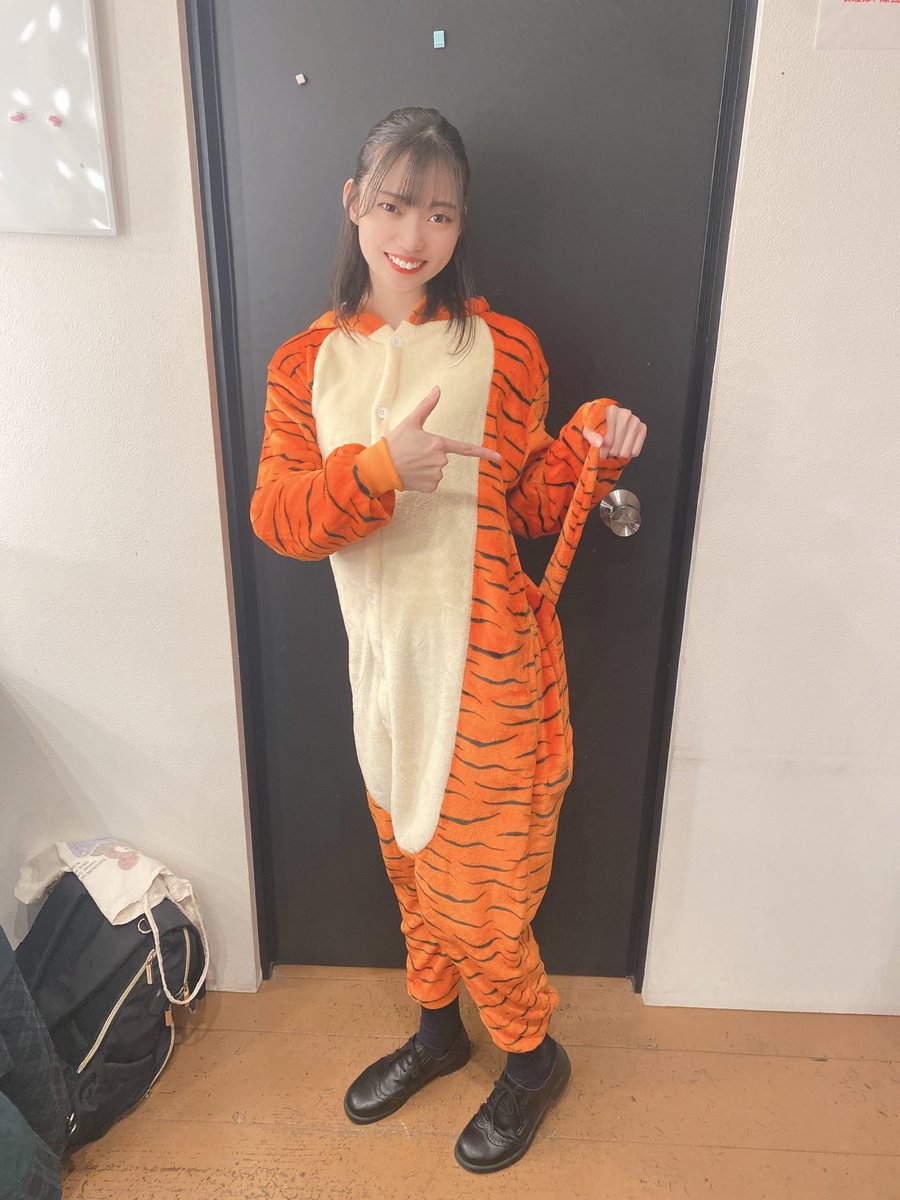 KOBerrieS 大晦日 『コウベリ大忘年会』にお越しくださりありがとうございました〜✨大晦日に皆さんにお会いできてライブできたこと本当に嬉しかったですし、幸せでした🤍虎の格好もさせていただきました✨また来年もお会いできること楽しみにしています🥰良いお年を〜！#コウベリ https://t.co/bFqXMXtsjN