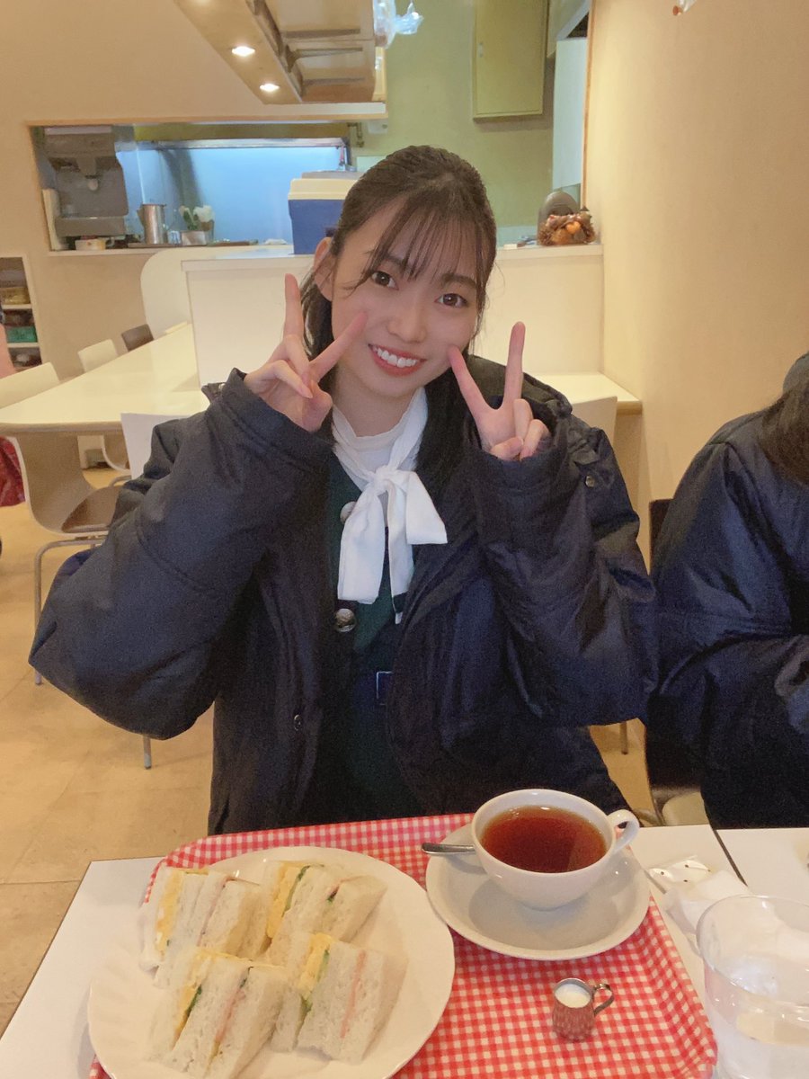 KOBerrieS 昨日は新長田マンスリーサタデーフリーライブありがとうございました〜✨皆さんに新年明けてお会いする機会がフリーライブでよかったなと心の底から思いました💭雨が降ってましたし寒い中だったのに1,2部と来て下さって本当にありがとうございました🥰#コウベリ https://t.co/FfzAc8LNDc