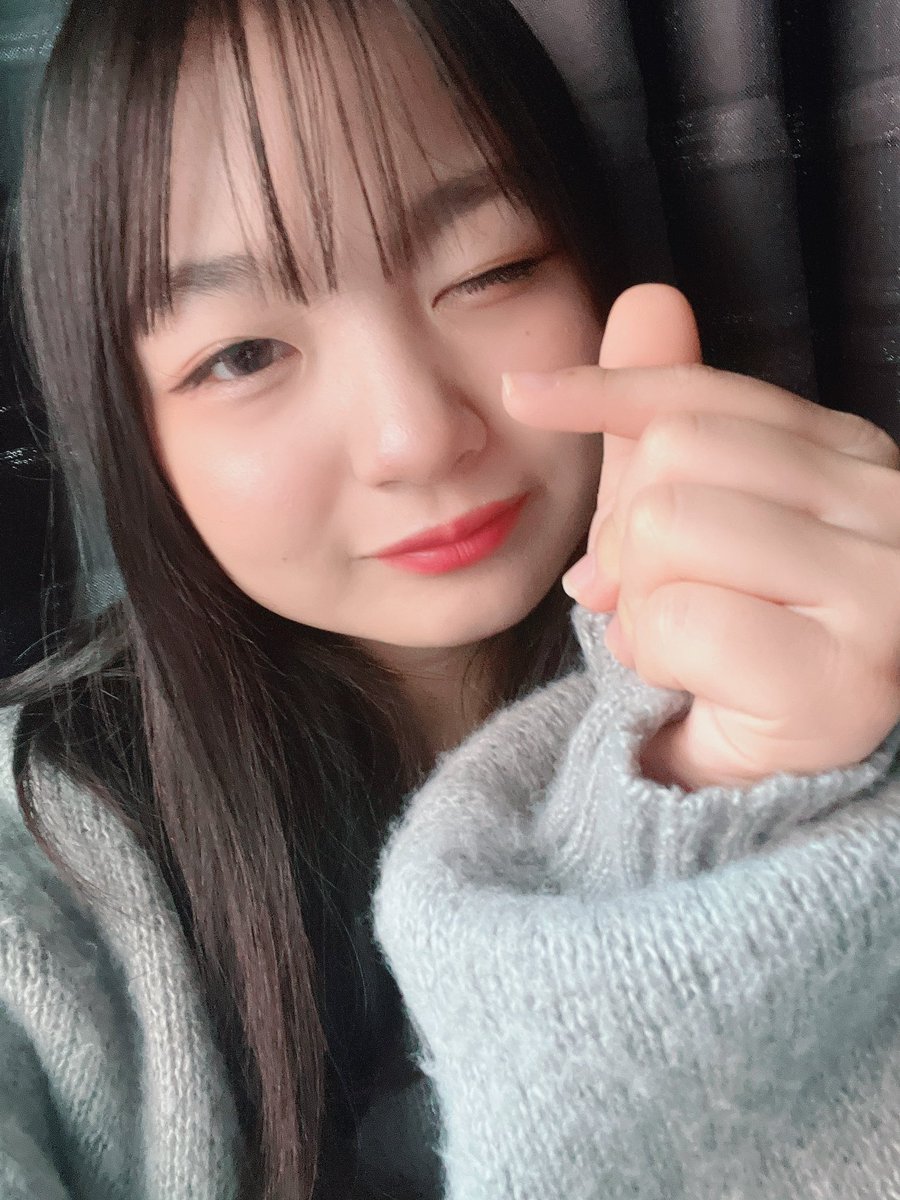 稲村真琴(まこ)の画像 KOBerrieS こんばんは〜！私にはハマってることがあって空を見上げることなんですけど、今日、空を見上げてボー😲ってしてたら「月まる🌕」って、調べたら違うかった…満月の翌日らしいです笑笑昨日見とけばよかったーって勝手に😭月を見てみてください！！！#コウベリ https://t.co/uAlWXfDQVR