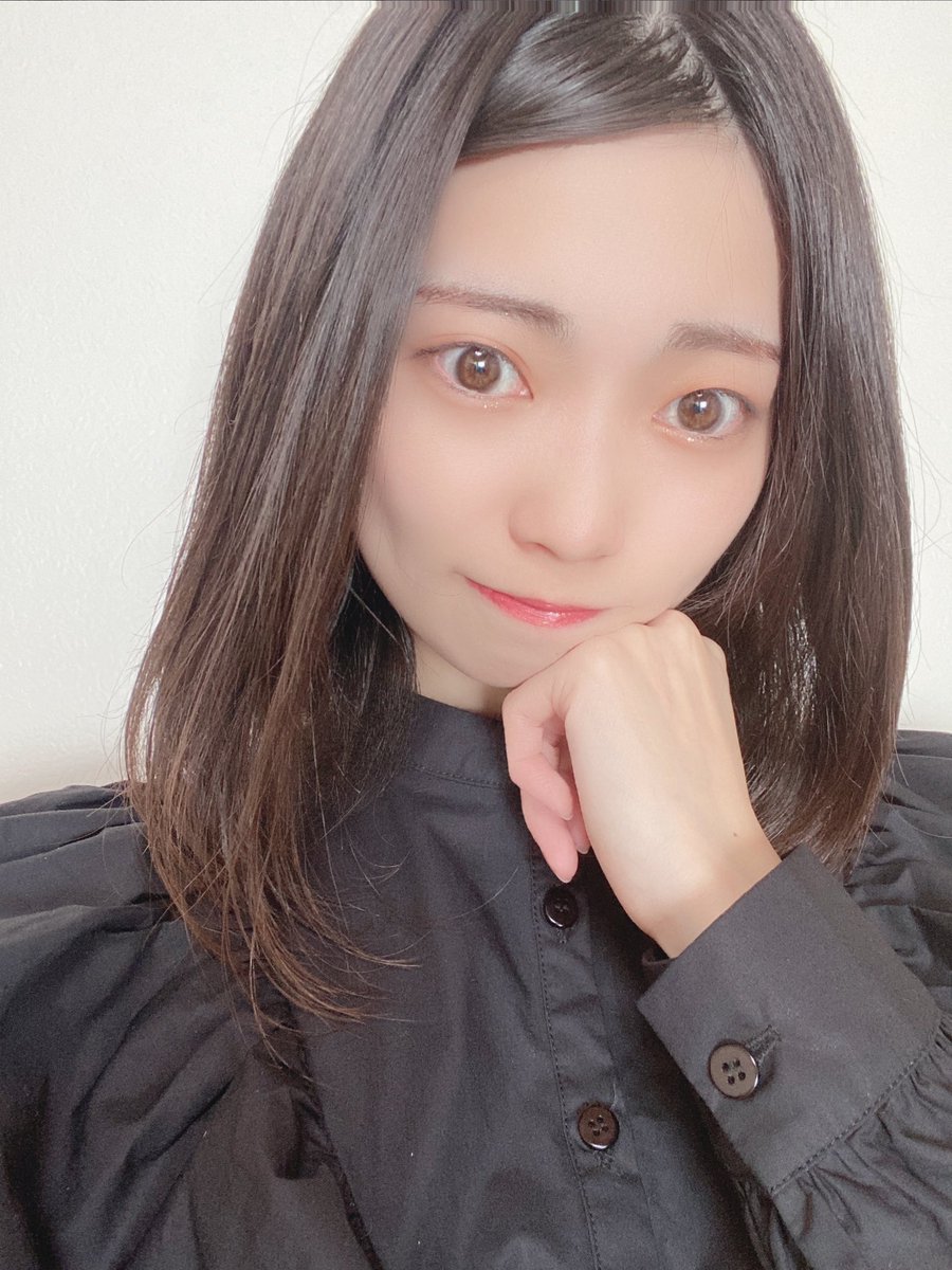 KOBerrieS 昨日はゆっくり過ごせましたか〜？私は祖父母の家で過ごしています✨年末に「1/2からお仕事」と言っていた方もいたので全員休みではないんだな、と思いながら今過ごしています💭今日からお仕事の人はお仕事頑張ってください！まだお休みの人は十分すぎるくらいゆっくりしましょ😉笑#コウベリ https://t.co/wiOdqsdBMZ