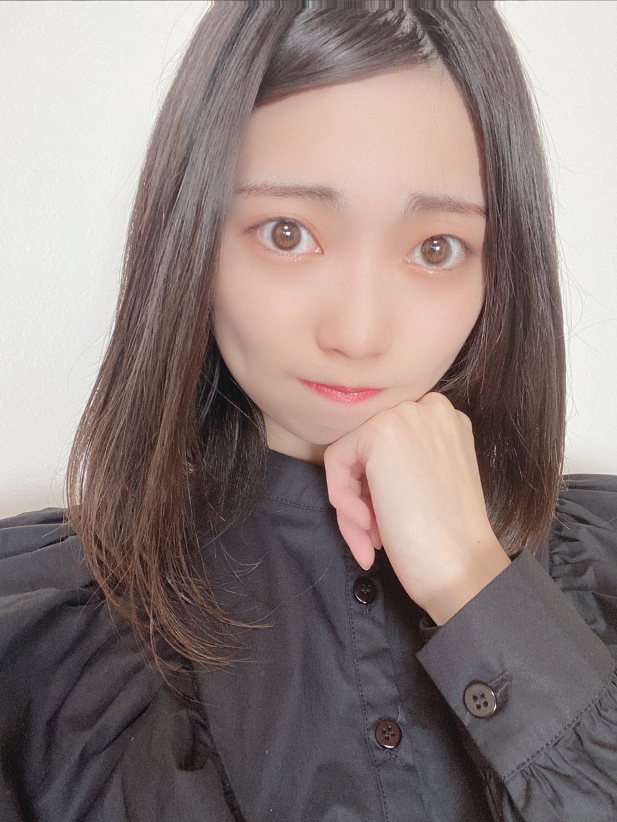 KOBerrieS 昨日はゆっくり過ごせましたか〜？私は祖父母の家で過ごしています✨年末に「1/2からお仕事」と言っていた方もいたので全員休みではないんだな、と思いながら今過ごしています💭今日からお仕事の人はお仕事頑張ってください！まだお休みの人は十分すぎるくらいゆっくりしましょ😉笑#コウベリ https://t.co/wiOdqsdBMZ