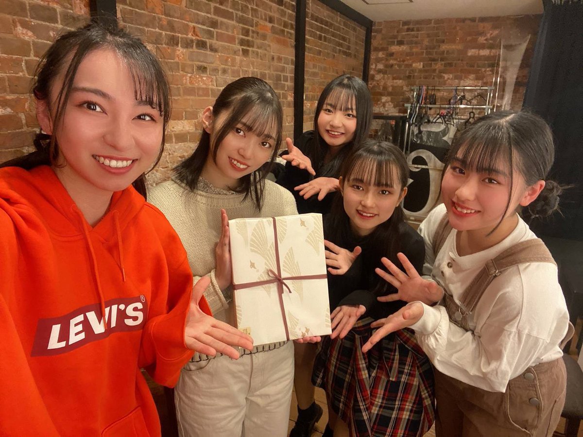 KOBerrieS 『#CuteRobin×#KOBerrieS ツーマンライブ@神戸煉瓦倉庫K-wave』にお越しくださりありがとうございます！！！！メンバーの皆さんもファンの皆さんも、とても優しく温かくてすごく楽しいライブになりました☺️たくさんのコールもありがとうございました！！！ #コウベリ https://t.co/pI0ag4urZZ