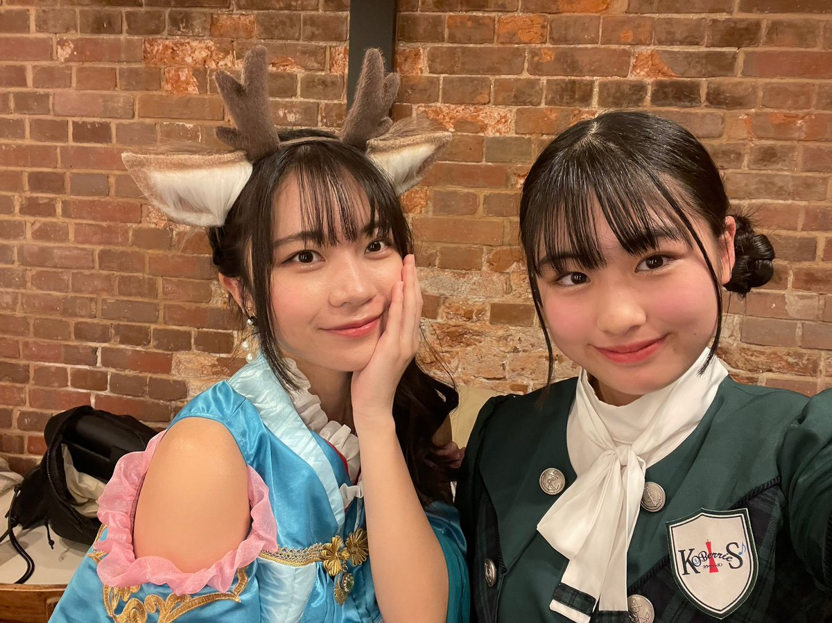 KOBerrieS 私自身、コラボ曲を披露するのはデビューしてから初めてだったので緊張していたのですが、リハの時に #CuteRobin さんが優しく教えてくださりとても嬉しかったです😳楽屋でもたくさんお話させていただいて、すごく楽しかったです💕写真も撮ってくださりありがとうございました！！！！ #コウベリ https://t.co/ei93r4dHbr