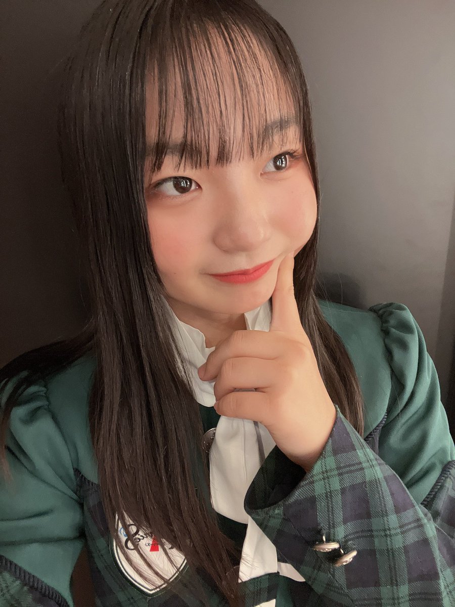 稲村真琴(まこ)の画像 KOBerrieS こんばんはー！前の体育でバドミントンしてたって話させてもらったんですけど、今日腕見たら青タンできてた‥なんで？？って考えたら手に持つとこ？が腕に当たってたんやろなって☹️☹️次の体育は青タンにならんように下らへんもつ！！ラケット飛んで行かん程度にしなやな〜😎#コウベリ https://t.co/fGpQA3T6Xm