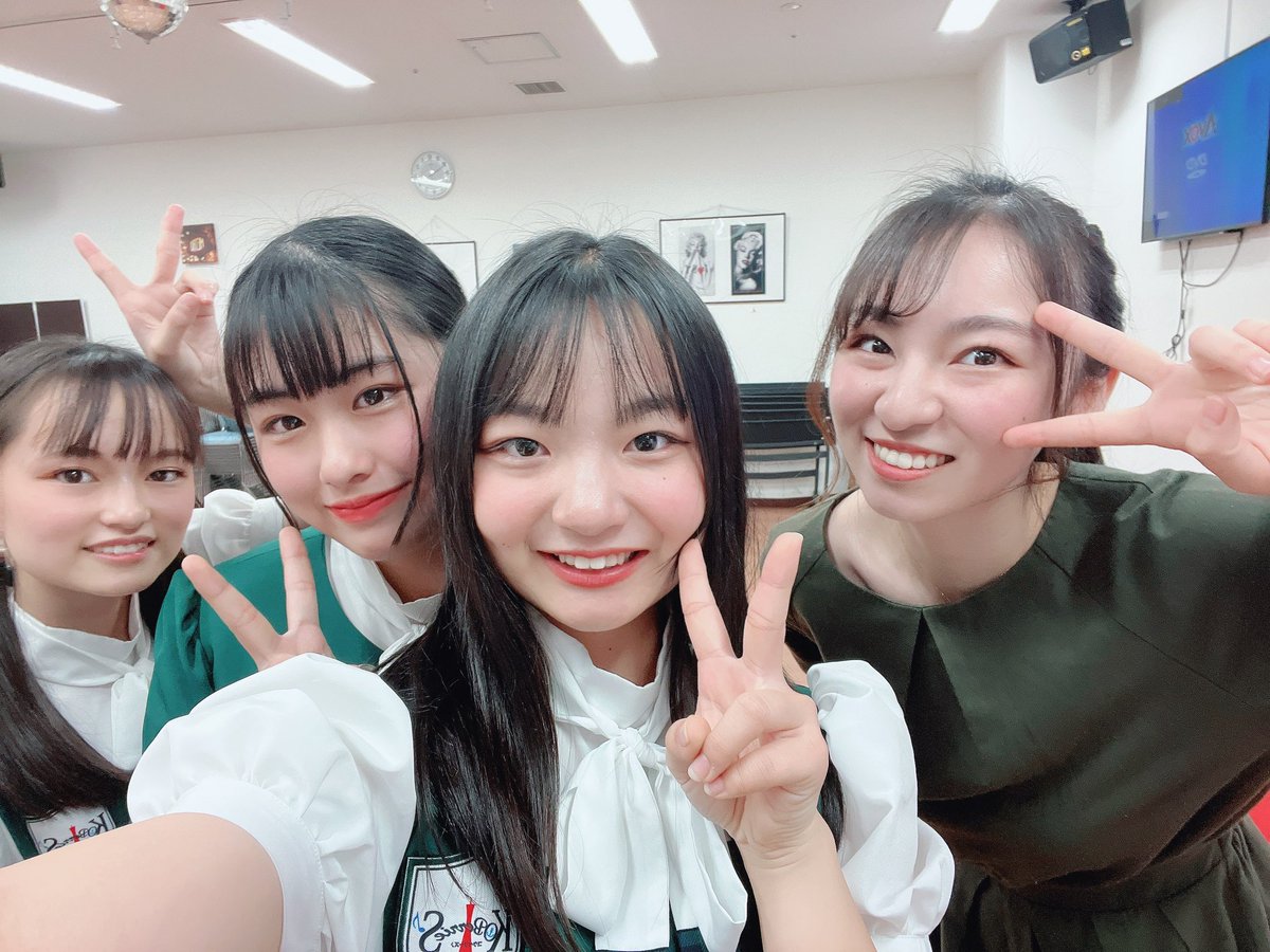 稲村真琴(まこ)の画像 KOBerrieS こんばんはー🌕本日はONE HEART決起会にお越しくださりありがとうございます💚私は阪神淡路大震災を話を聞かせて頂いた程度しか知らないんですけど、話だけでも苦しいことがあったんだなと伝わってきました。そんな中で協力することの大切さ、助けれる命があるんだなと感じました。#コウベリ https://t.co/mnPZ47wlyJ