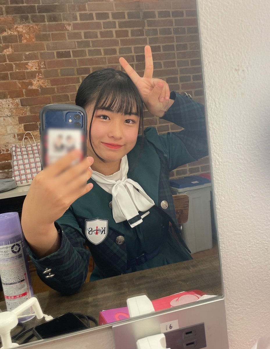 KOBerrieS こんばんは🫧お仕事、学校お疲れ様です！！今日は学校の実習でカナヅチを使ってたのですが、なんと自分の手を3回も打ってしまいました😭3回中2回も同じ場所に打ってしまったので青く腫れてる🥲 痛い。笑あまりにも自分が不器用すぎて驚きました🫢 https://t.co/S6Y4rw24wd