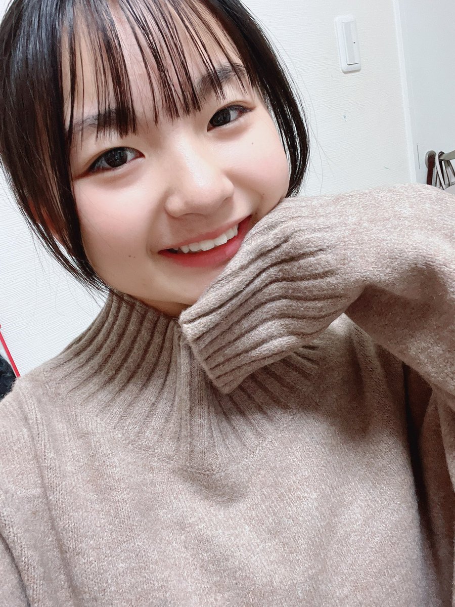 稲村真琴(まこ)の画像 KOBerrieS こんばんはー！ゆきっ！ゆきっ！ゆきだー！！！⛄️神戸って滅多に雪降ることがないからちょっと降っててもテンション上がるのにめっちゃ降ってるー！！風が強いのが難点‥風がなければ幸せすぎる光景！✨明日雪が積もってたらいいなぁ〜！💚#コウベリ https://t.co/c3OOUnWS0K