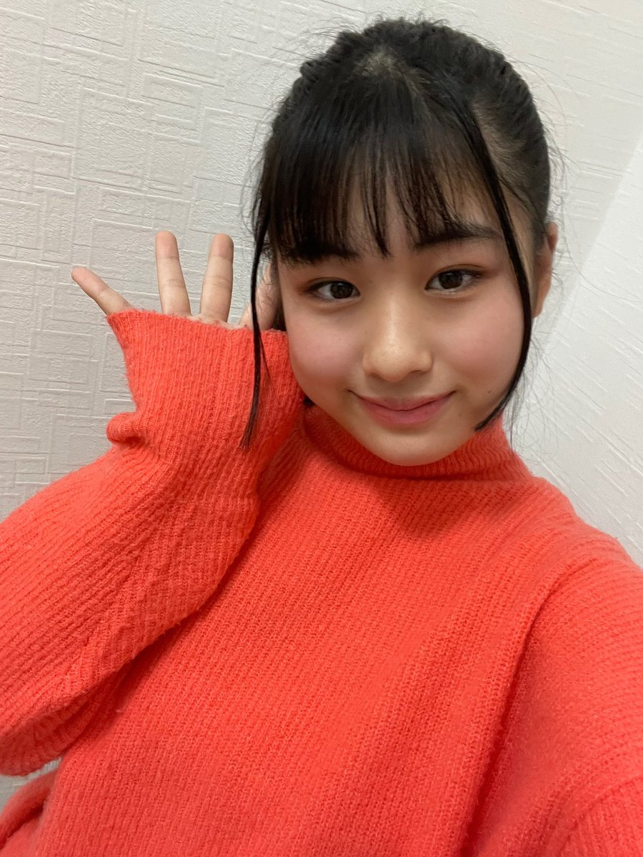 池田凜(りんりん)の画像 KOBerrieS こんばんは🫧今日も1日お疲れ様です！！！！寒い。寒すぎる。。さっき外に出てみたらほんのちょーっとだけ積もってた…😳弟が雪の玉を持って帰ってきて教えてくれました笑雪だるま作れるくらい積もったらいいのにな〜(˶'ᵕ'˶)☃️☃️☃️ https://t.co/YXMhGn6ixw