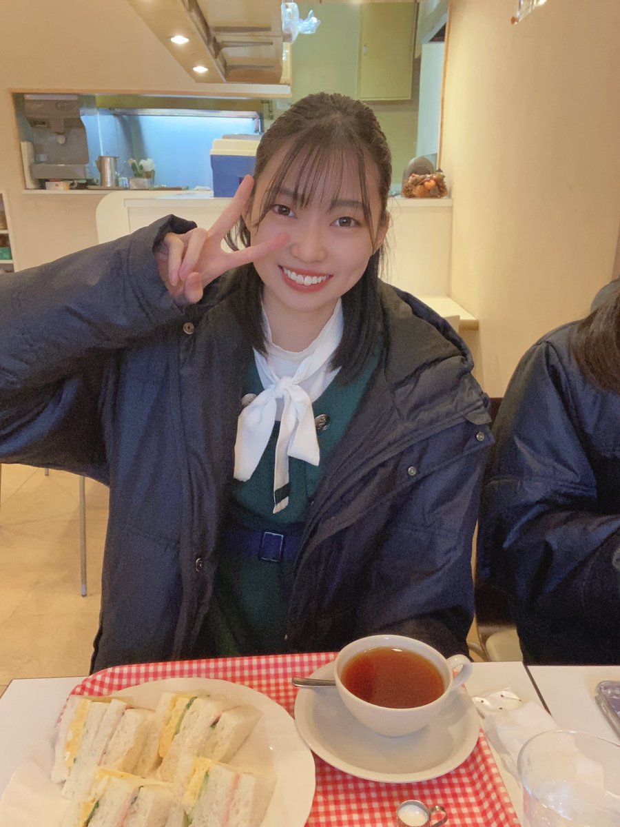 KOBerrieS おーはよっ🤍寒波の影響がたくさん出ていたと思いますがみなさん大丈夫でしたか？？？私は昨日階段降りてたら雪解けで滑り腰強打しました🫣🫣🫣今日も電車が遅れてたりしているので急ぐこともあるかと思いますが怪我なく安全に過ごしてくださいね🕊#コウベリ https://t.co/2ByVc8uEQi