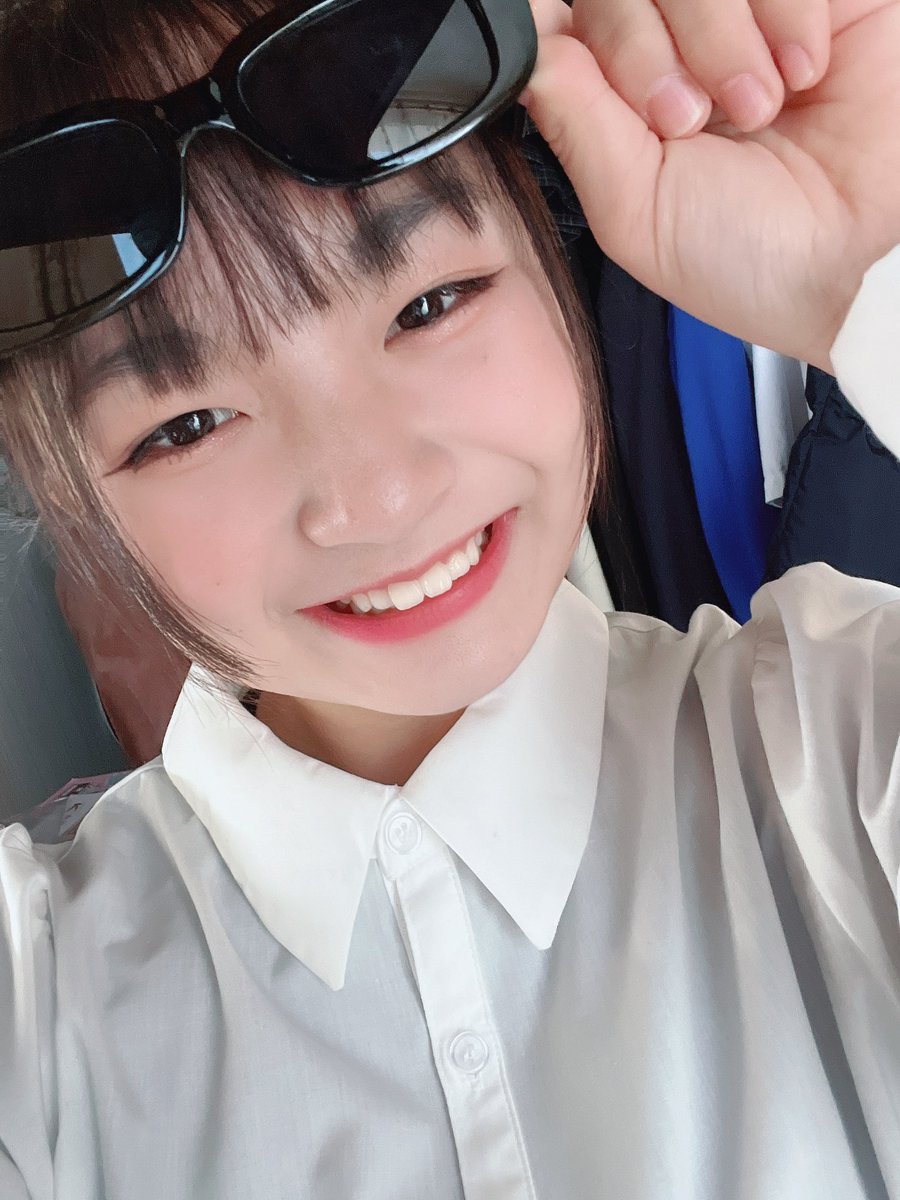 稲村真琴(まこ)の画像 KOBerrieS おはようございます！初めて朝にツイートしたかも！💚昨日は姫路の方まで行ってたんですけど道がスケートリング⛸？ぐらい滑った〜！転けないようにゆっくり歩いたのに友達と一緒にスッテンコロリ🫢🫣怪我しなかったからセーフということで今日も道と風邪に気をつけてがんばろー！#コウベリ https://t.co/PcM2ZKeYuO