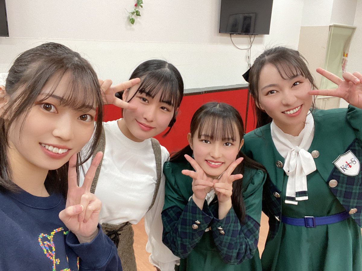 KOBerrieS 昨日は兵庫まちおこしフェスティバル、ありがとうございました〜✨こんなに大きなステージで、いつも通る場所でライブさせていただけてすごく緊張しましたがとても楽しかったです🥰カレンダー売れきれちゃいましたがこれからも販売されるので今回買えなかった方は是非、！！！#コウベリ https://t.co/wBzuD6yp85
