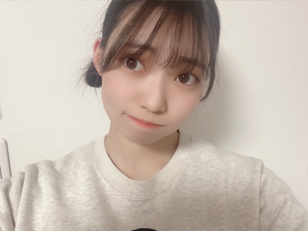 廣瀬未沙(みーちゃん)の画像 KOBerrieS おはよ〜🤍今日メンバーカラー白ってどうやって表したら良いの？って1日中ずっとメンバーとファンに聞かれる夢を見た😂ちなみに昨日の夢はひたすら爪を切る夢でした🙄笑最近変な夢多い笑笑#コウベリ https://t.co/E20AOpTTn2