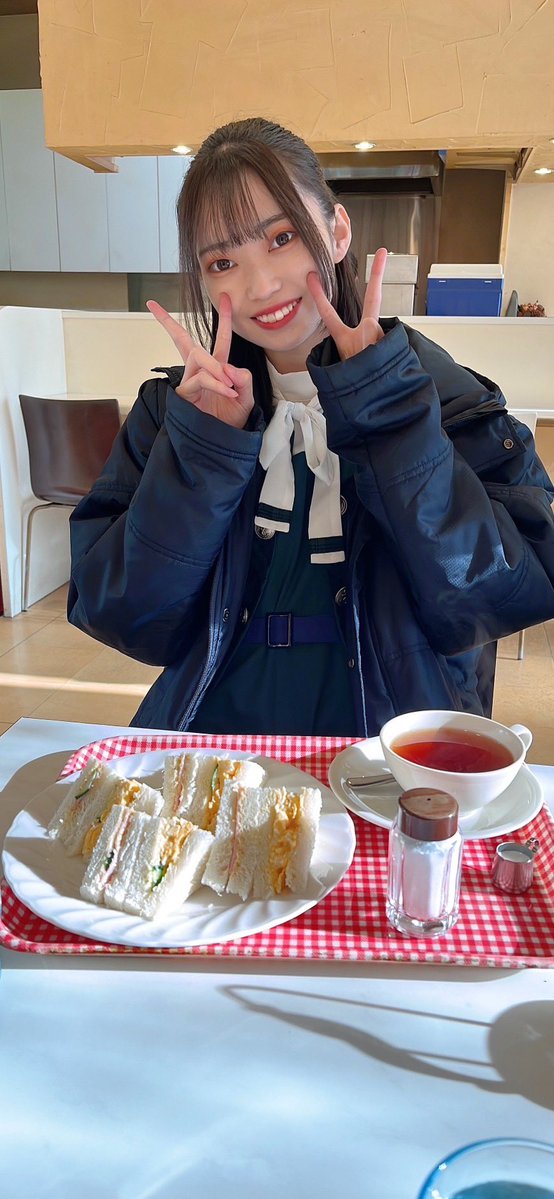 廣瀬未沙(みーちゃん)の画像 KOBerrieS 昨日はマンスリーサタデーフリーライブにありがとうございました✨「生田神社の豆撒きで気になって今日見にきたよ！」と言ってくださる方もいらっしゃりとても嬉しかったですし多分第一部は覚醒してた気がします🙄笑cafédejapanさんではサンドイッチセットいただきました🥪photo by💛#コウベリ https://t.co/waIG6TfytI