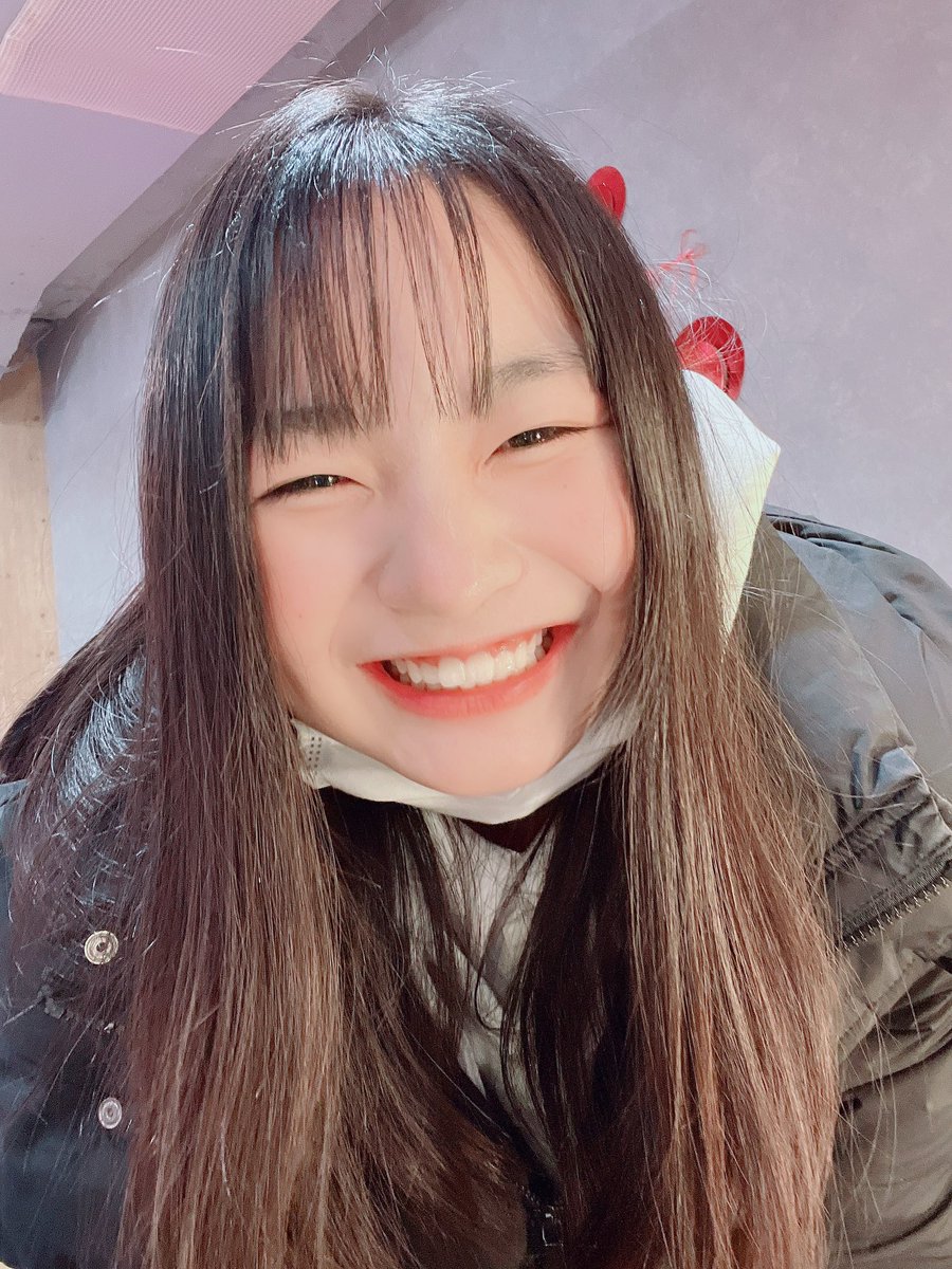 稲村真琴(まこ)の画像 KOBerrieS こんばんはー！昨日は友達と三ノ宮でお買い物をしました！久しぶりの幼なじみと！♡ブラブラしよって言ってたのにLOFTだけ行って帰ってきた笑でも、たのしかったー！！2枚目の写真は友達に不意に取られた満面の笑みの写真🙈🫶❤︎⸝⸝⸝⸝#コウベリ https://t.co/udFr6BMokr