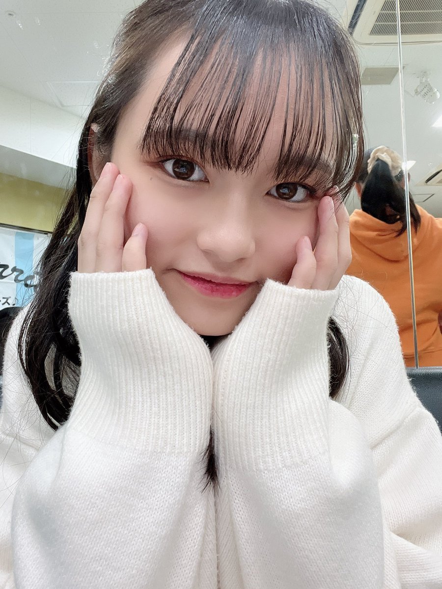 城尾ちゅら(ちゅららん)の画像 KOBerrieS こんにちは！昨日は、｢12期つめ込んじゃったライブ｣にお越し下さりありがとうございました！！⸜🙌🏻⸝‍12期で考えて、12期だけのステージもあって、より12期が団結出来たんじゃないかなぁと思います！今回のハーフツインはいかがだったでしょうか？🤭#コウベリ https://t.co/W0hCqY3kUh