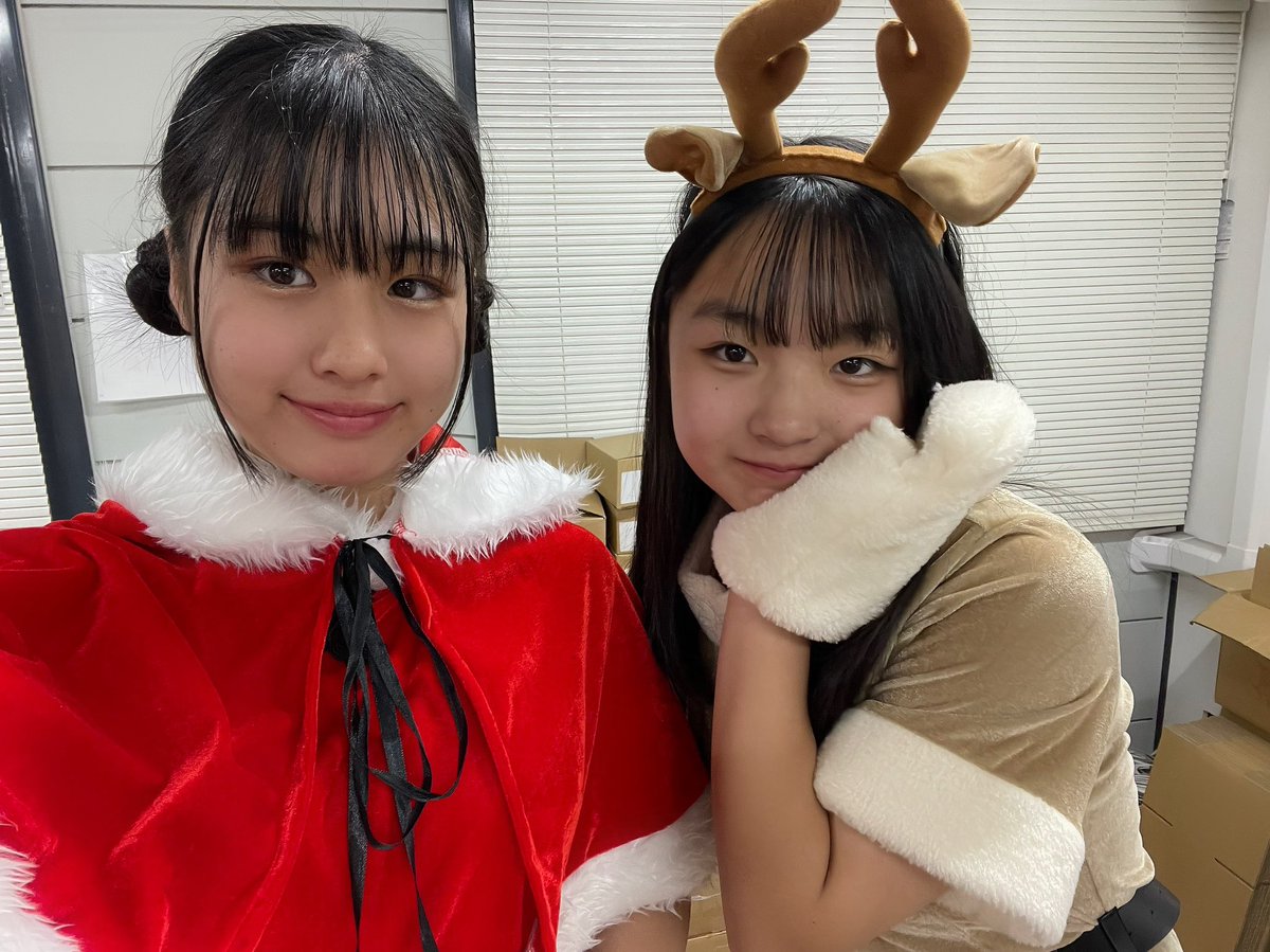 稲村真琴(まこ)の画像 KOBerrieS こんばんは🫧今日も1日お疲れ様です!!久しぶりに中学の卒業アルバムを見てたら今よりも幼い、りんとまこの写真をいっぱい見つけました💜💚中学からの同級生がメンバー内にいるのってなんか凄いね((語彙力メッセージのページにはマコから『高校でも頑張れ！』って書かれてありました笑#コウベリ https://t.co/OxDcqAADf2