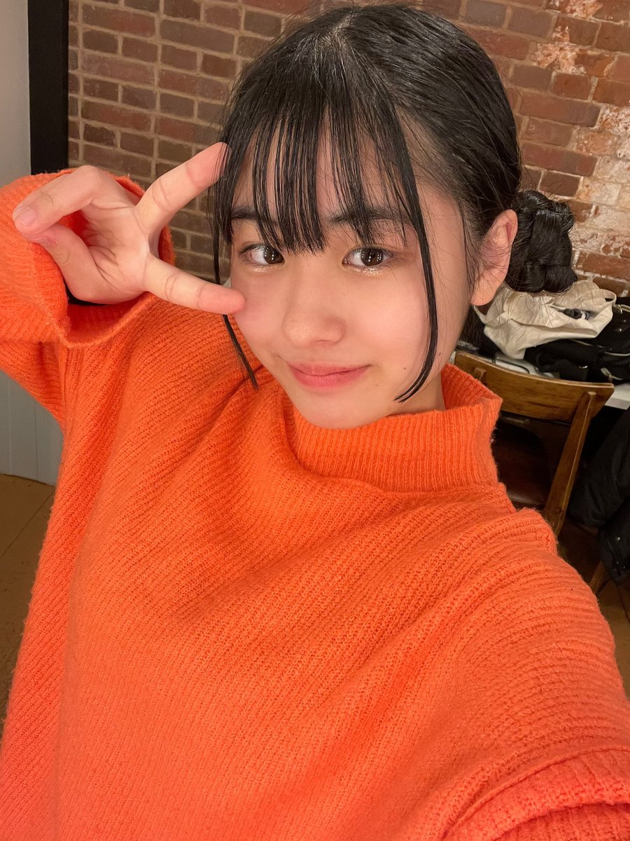 KOBerrieS こんばんは🫧今日も1日お疲れ様です！！学校から帰って、16時ぐらいからお昼寝(?)してたら4時間も寝ちゃってました🫢でもまだまだ眠たい…🥱明日は休みだしテスト勉強は一旦放置します。笑明日の夜に焦って勉強してる姿が見れることでしょう😂今日は大人しく寝ます！！おやすみなさい〜♡ https://t.co/KS3ZEyk02j