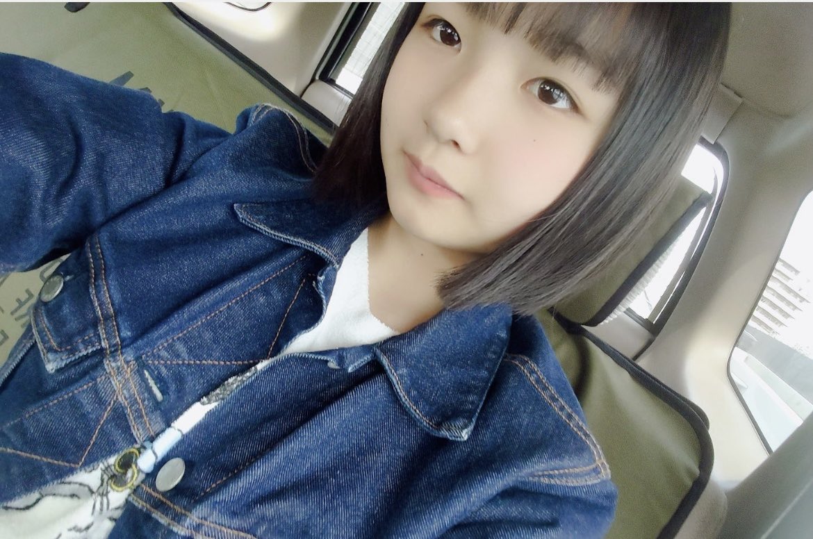 稲村真琴(まこ)の画像 KOBerrieS こんばんは！昨日のコメントでショートも似合うと思ってコメントいただいたんですけど、ショートにしてたのは中1🎓だったから写真見つからなかった👀🙏ボブぐらい？の写真はあったよ🤭見返してたら別人！？って思うぐらい顔が違う〜🥺🥺どっちがかわい？？#コウベリ https://t.co/sVt50DQmYa