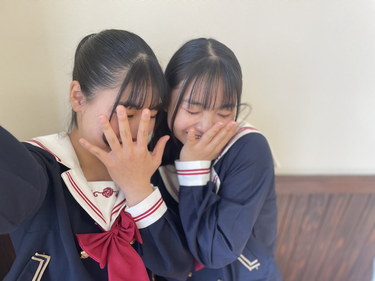 KOBerrieS JKっぽい写真撮ってみました💜💚(これが合ってるのかは2人とも分かってない笑) #コウベリ https://t.co/Ig4kt88y9c