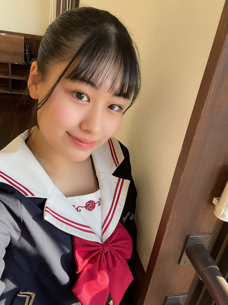 KOBerrieS こんばんは🫧今日も1日お疲れ様です！！！2週間ぐらい前に自分で前髪を切ったら、思ってたよりも短くしてしまいました🫢すぐ伸びるから大丈夫！って思ってたけどなかなか伸びない。ﾋﾟｴﾝ🥺早く前髪伸ばす方法とかありますか？笑 #コウベリ https://t.co/T3kBw4YGuP