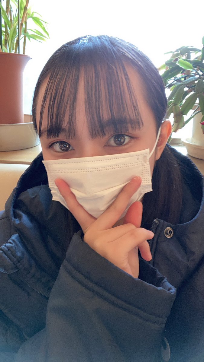 城尾ちゅら(ちゅららん)の画像 KOBerrieS ほうれい線隠しピース✌🏻〰︎︎♡ここは大正筋商店街でのフリーライブの時の写真inCafe de Japanさん☺️後ろの緑がめっちゃ綺麗！✨ https://t.co/8S7yfb4esO