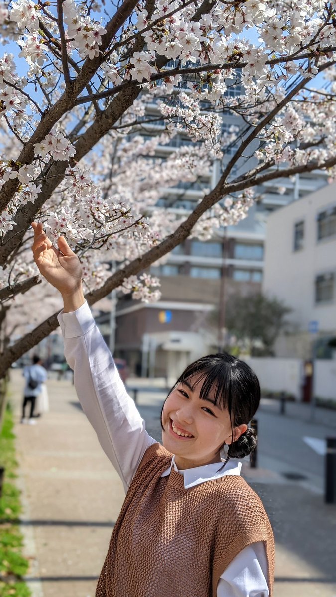 池田凜(りんりん)の画像 KOBerrieS #コウベリ と一緒にお花見しませんか？@長田区若松公園✨　撮影会＋お花見だったのですが天気に恵まれ桜は満開🌸しかも12期生の超おいしい手料理を食べられて、贅沢すぎるイベントでした！ #神イベント https://t.co/Kp3L0bb9dd