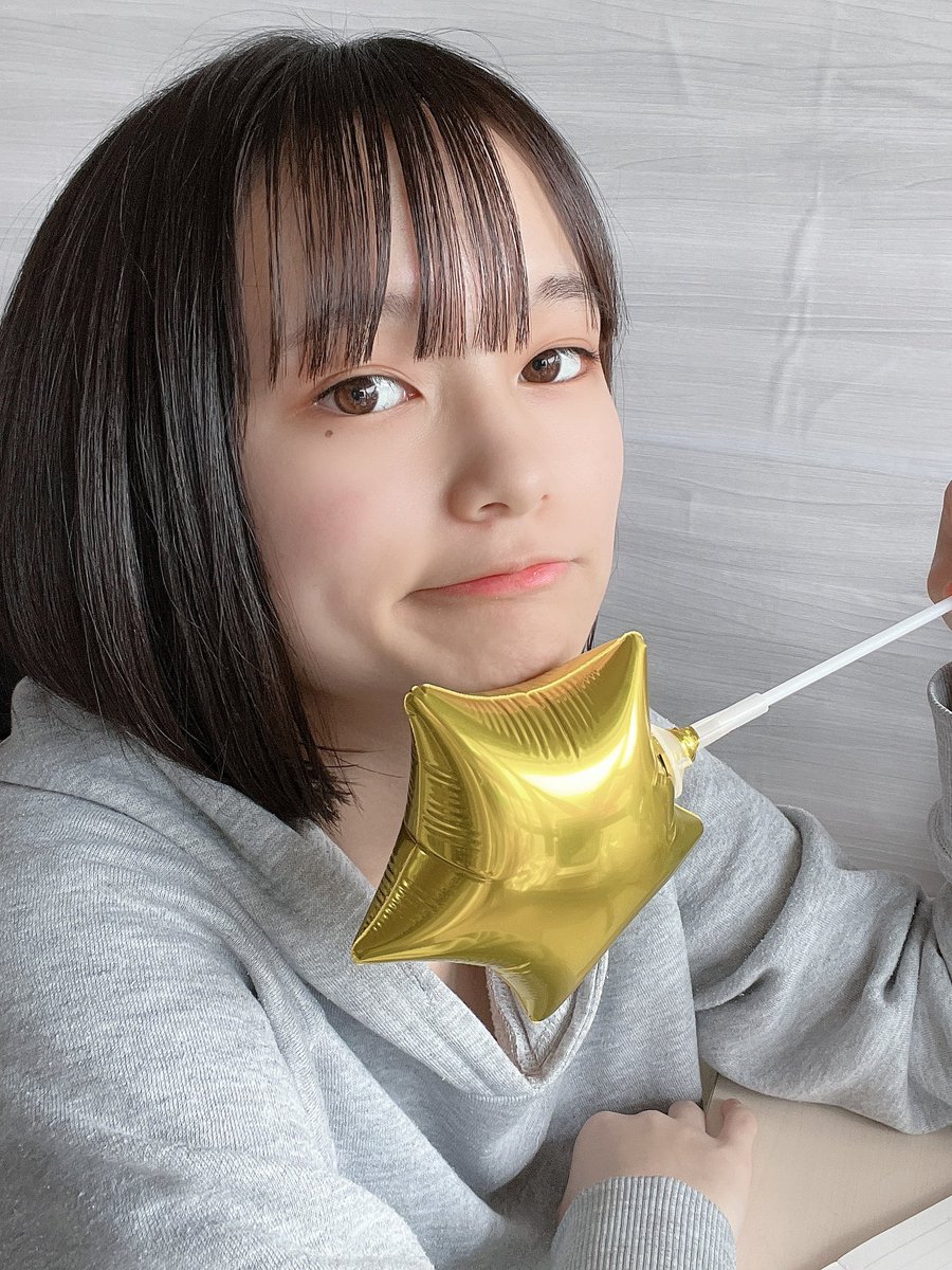 城尾ちゅら(ちゅららん)の画像 KOBerrieS こんばんはー！↓ボブにした時の自撮りではハートの風船持ってたけど、今回は星🌟皆様の願い事はなんですかー？？☆ミ https://t.co/uRvAJdWKvl